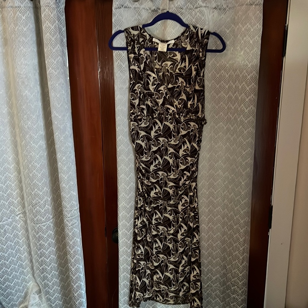Flattering Max Studio sleeveless ruched dress.